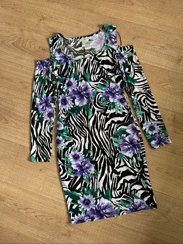 Robe imprimée avec épaules dénudées Bodyflirt taille 36/38 comme neuve - photo numéro 7