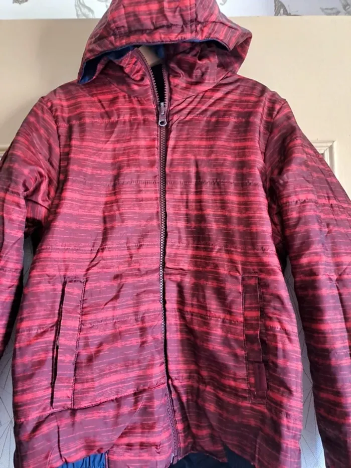 Coupe vent réversible quechua 8-10 ans tbe sauf bords craquelés ne se voient pas du tout prix mini - photo numéro 2