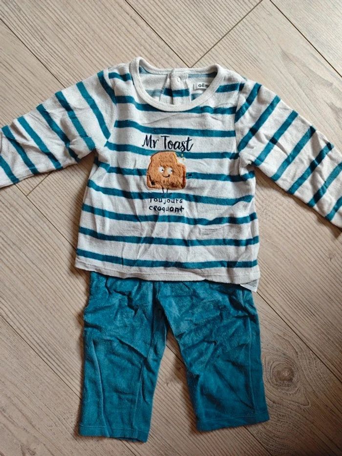 2 pyjamas velours 18 mois - photo numéro 4