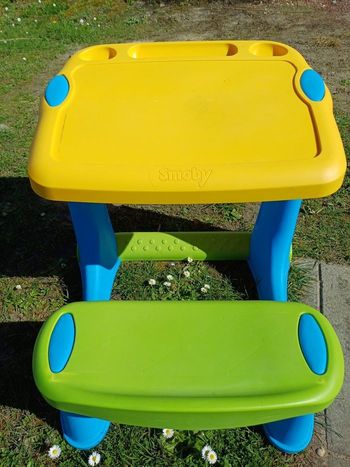 Bureau enfant très bon état 