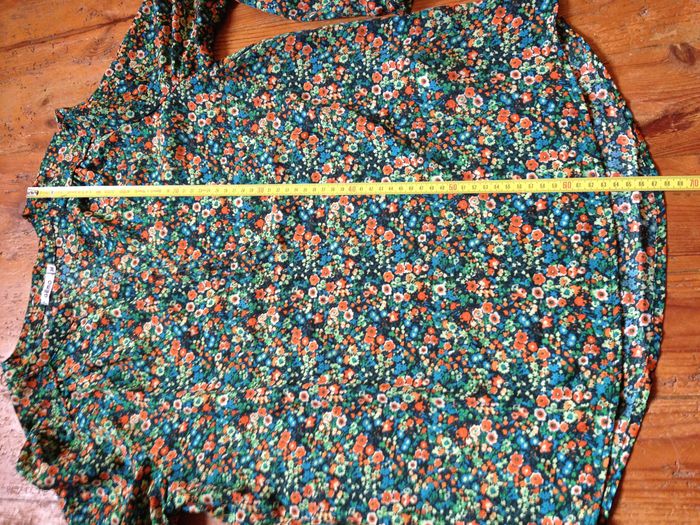Blouse fluide motifs fleurs - manches longues - taille M - look féminin - photo numéro 4
