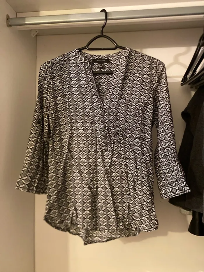 Blouse noir et blanc 34- Atmosphère