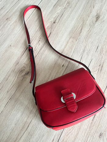 Sac bandoulière en cuir rouge H&M