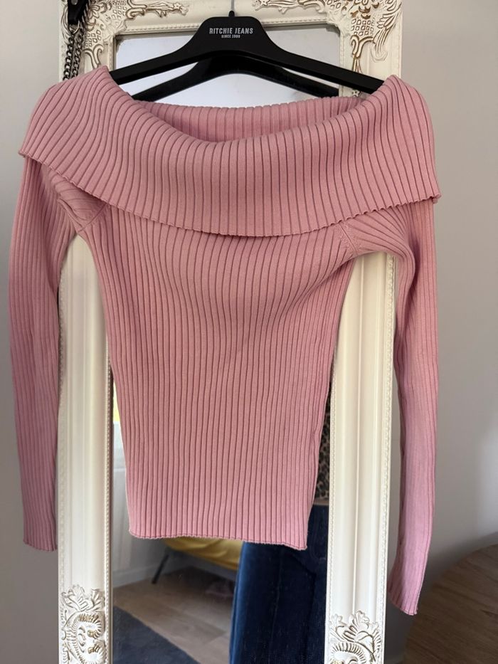 Pull épaule dénudé