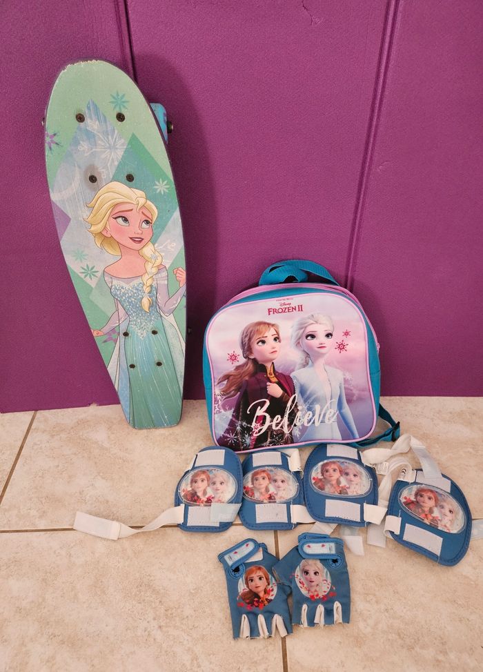 Skateboard et accessoires reine des neiges