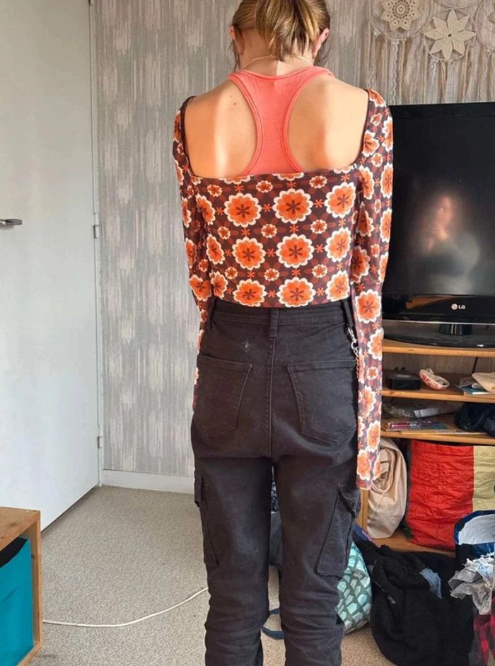 Crop top motif floral manche longue taille 34 marque shein - photo numéro 4
