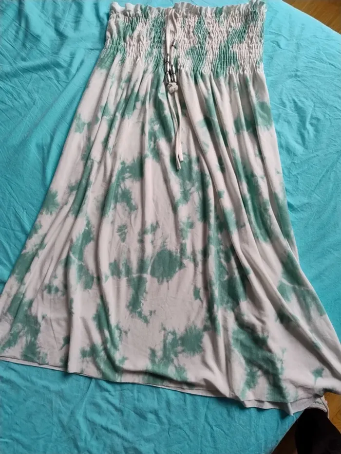 Très belle robe d'été en viscose et élasthanne - photo numéro 2