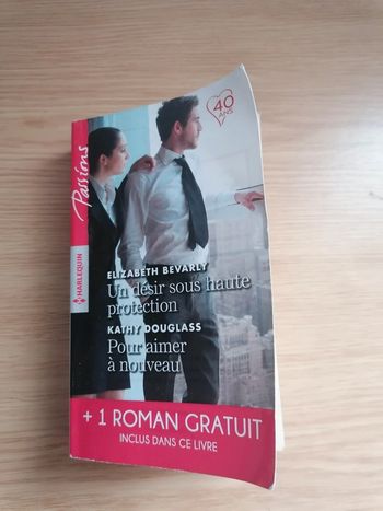 Livre Passions Harlequin avec 3 romans d'amour