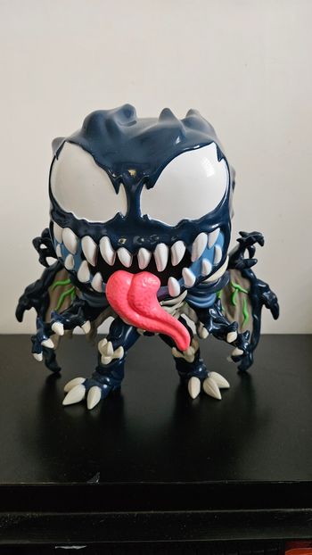 Figurine venom de Marvel