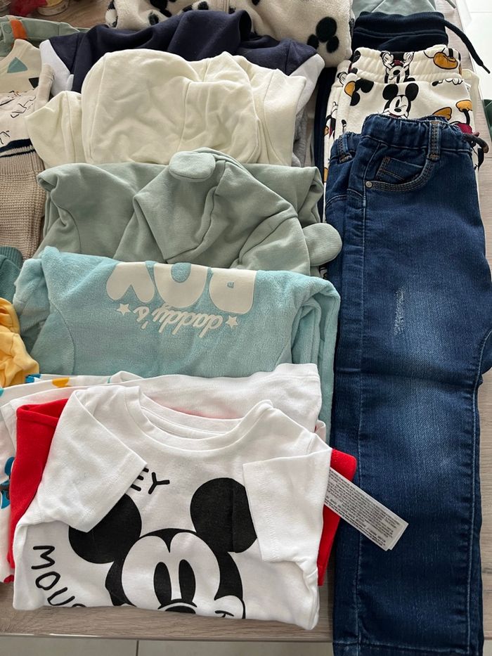 Lot vêtements garçon 23/24 mois - photo numéro 2