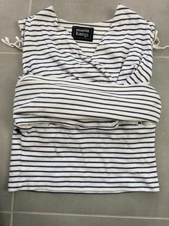 Tee shirt de portage carry and pack mama hangs 