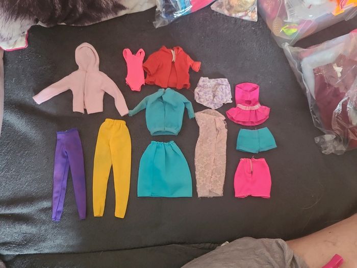 Lot Vêtements barbie - photo numéro 2