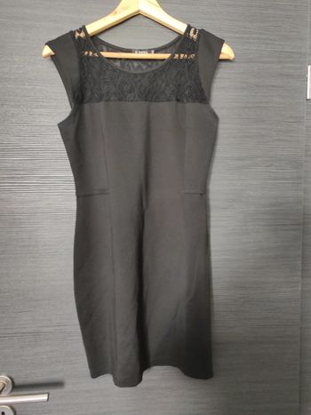 Robe noir avec dentelles