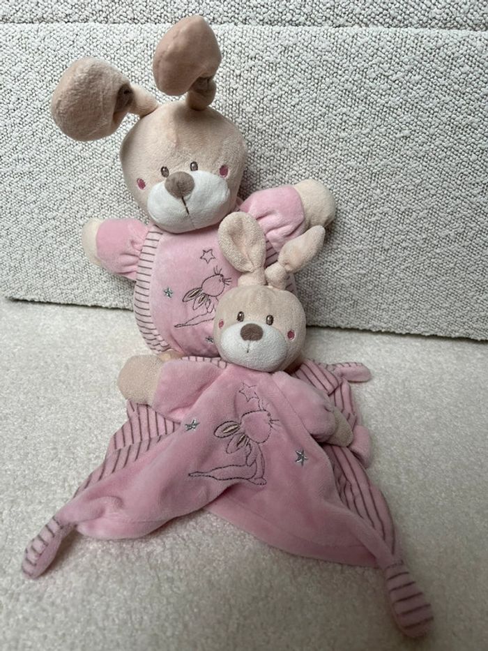 Lot doudou plat et peluche musicale Simba Toy