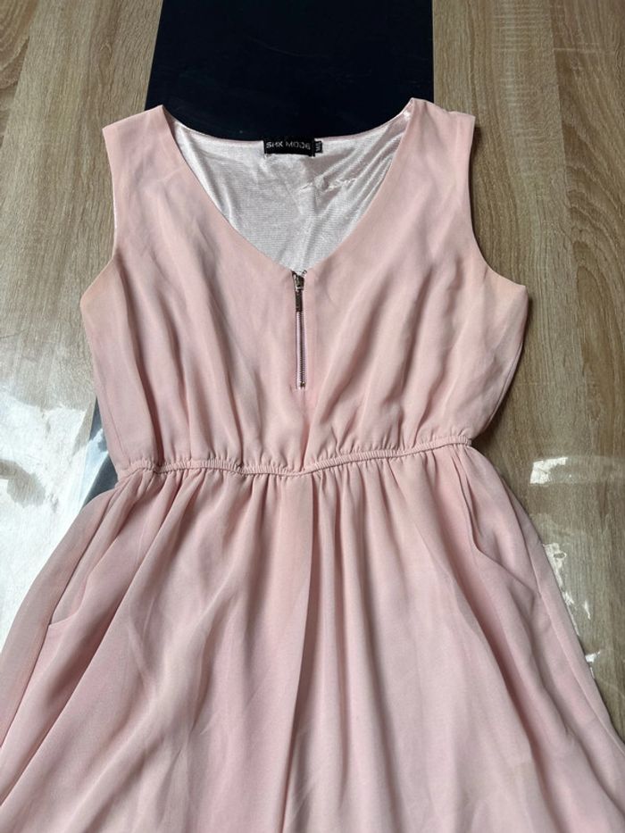 Robe rose poudrée taille M/L - photo numéro 2