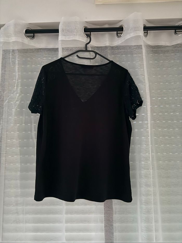 T-shirt femme col V Shein - Taille M - Très bon état - photo numéro 2