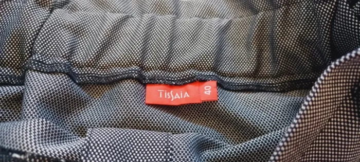 Jupe femme Tissaia, taille 40, boutonnée sur le devant, en très bon état. - photo numéro 5