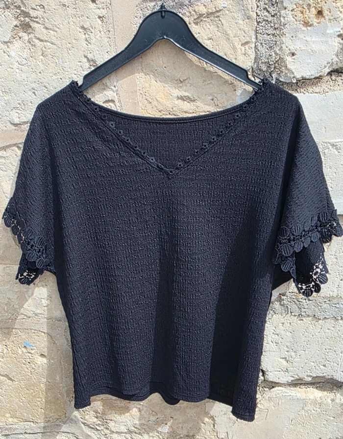 Top noir manche courte