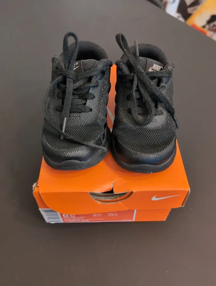 Nike air Max Invigor