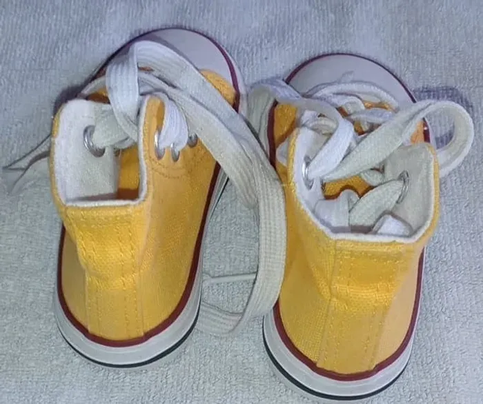 Basket haute jaune à lacets Pointure 19 - photo numéro 4