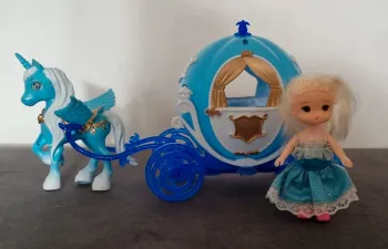 Poupée et son carrosse