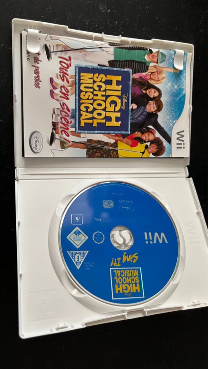 Jeu Wii « High School musical tous en scène » en très bon état - photo numéro 3