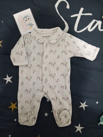 Pyjama blanc avec dessins _ 1 mois