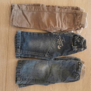 Pantalon Jean's taille 9 mois tape a l'œil 