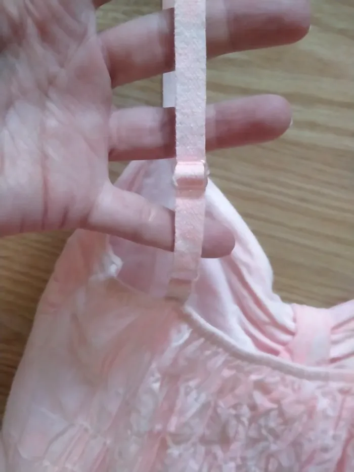 Robe courte a bretelles. Femme. Rose.
Taille 36 - photo numéro 12
