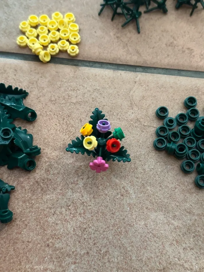 40 Plant et 120 fleurs et feuilles Lego détails dans l’annonce - photo numéro 2