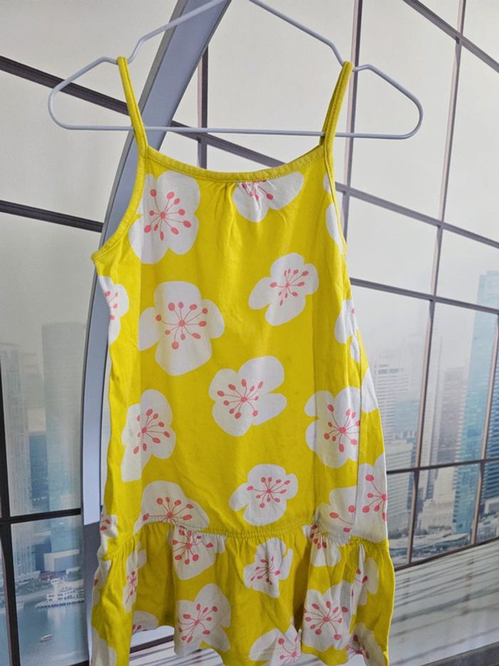 Robe légère jaune taille 3 ans / 94cm - photo numéro 2
