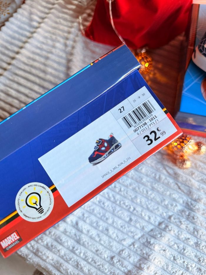 Basket Spiderman lumineux intense - photo numéro 10