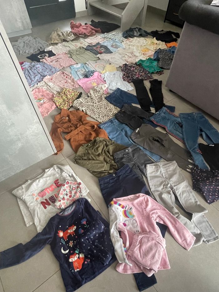 Lot 52 vêtement 5ans