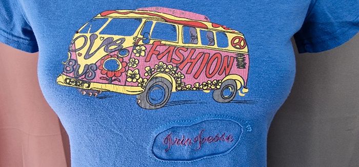 Tee shirt bleu voiture - photo numéro 2