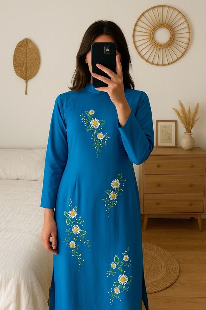 Robe tunique bleue à fleurs brodées • Blue tunic dress with embroidered flowers Size S/M