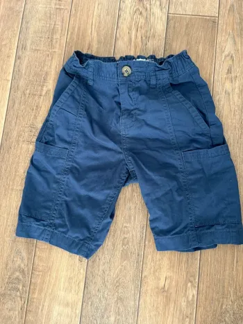 Short bleu 6-7 ans