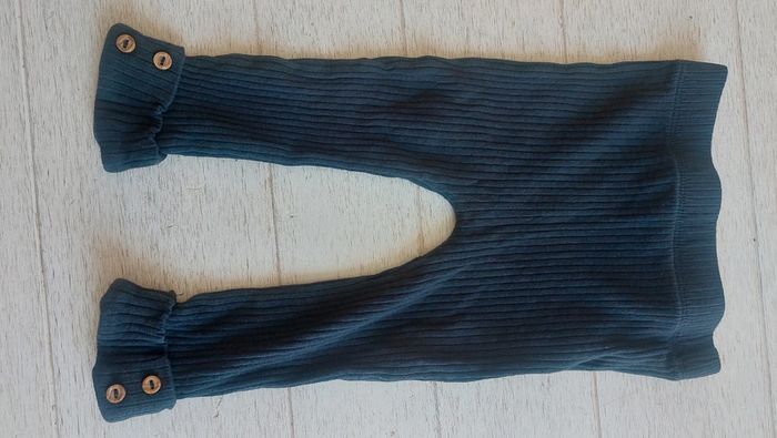 Legging fin, mis saison 18 mois très bon état