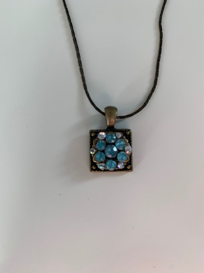 Collier fantaisie metal et Pierres bleues