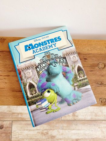 Livre Monstres academy