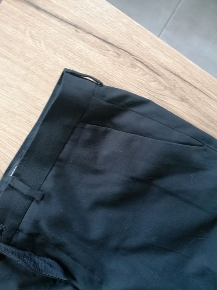 Pantalon à pince noir 👖Homme👖
BRICE
Taille 44 - photo numéro 7