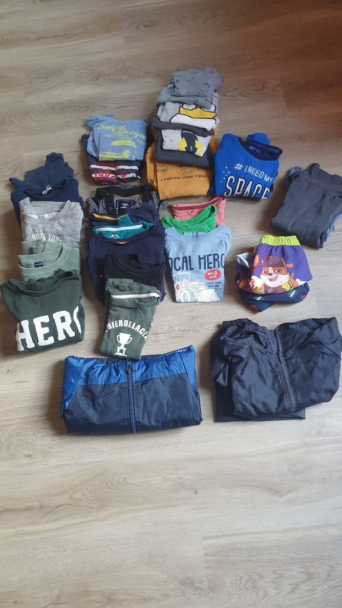 Lot vêtements garçon Taille 4 ans