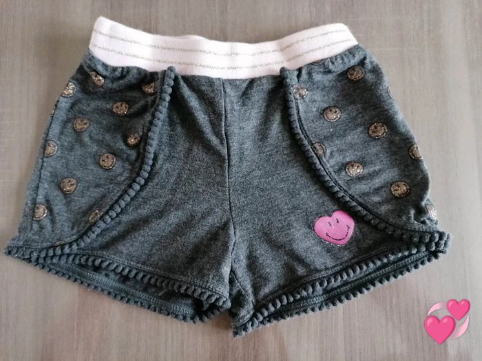 Short Smiley 🙂 gris 4 ans