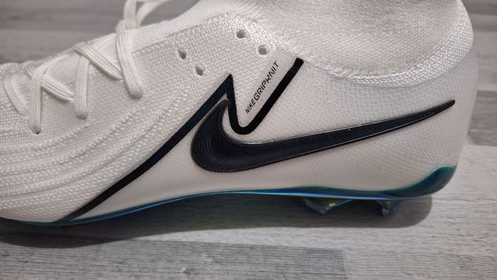Chaussure de football Nike Phantom Élite GX  taille 45 + sac neuf - photo numéro 2