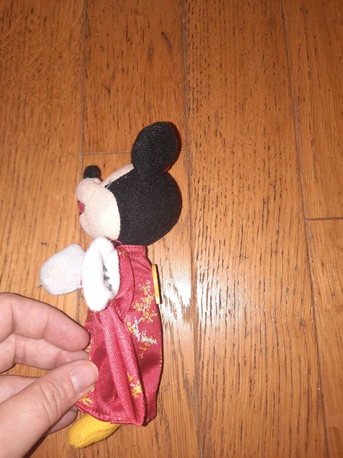 Minnie tenue asiatique mac donald vintage 2000 - photo numéro 3