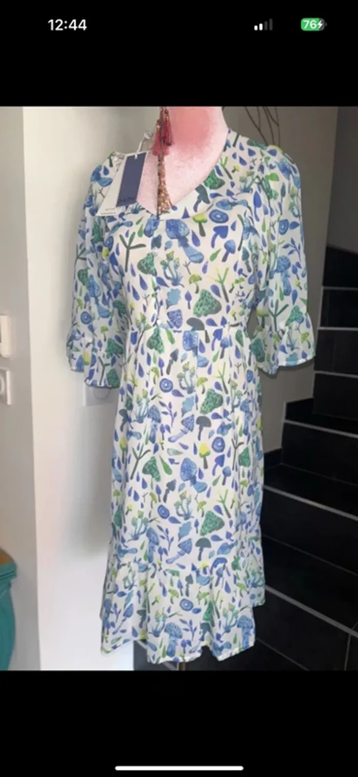 Magnifique Robe doublée à fleurs neuve