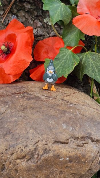 Super petite figurine Pokemon Nintendo etourvol