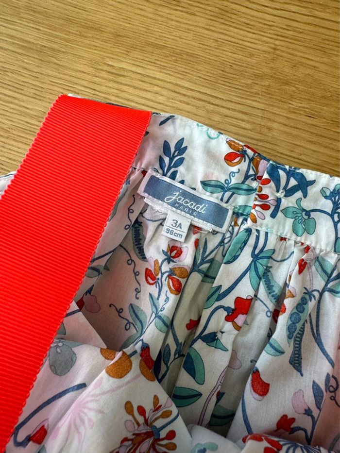 Blouse en tissu liberty Maynard tons blanc/vert/rouge et bretelles orange fluo - Taille 3 Ans - photo numéro 5