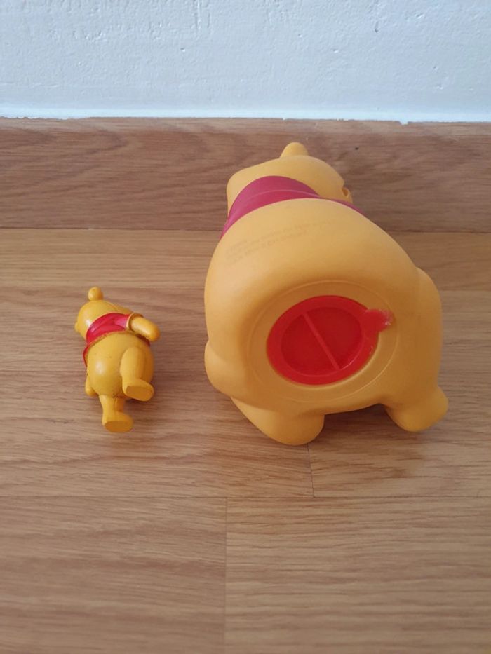 Tirelire et figurine winnie l'ourson - photo numéro 2