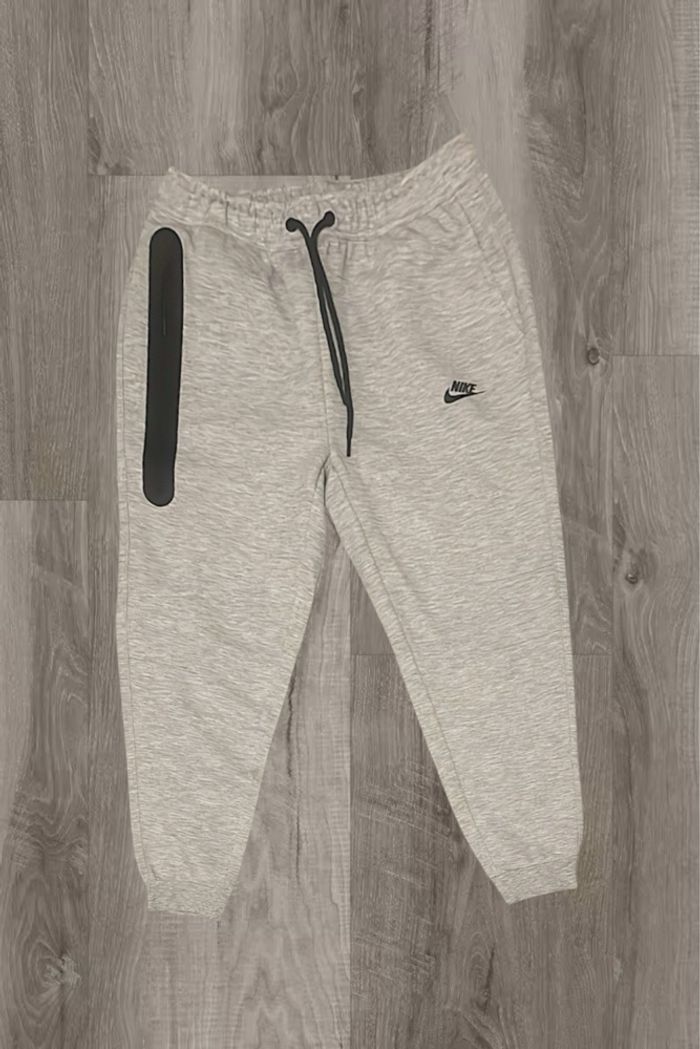 Bas Nike tech /gris /grey /L /Neuf