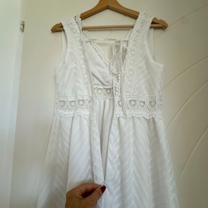 Robe en dentelle blanche - photo numéro 5